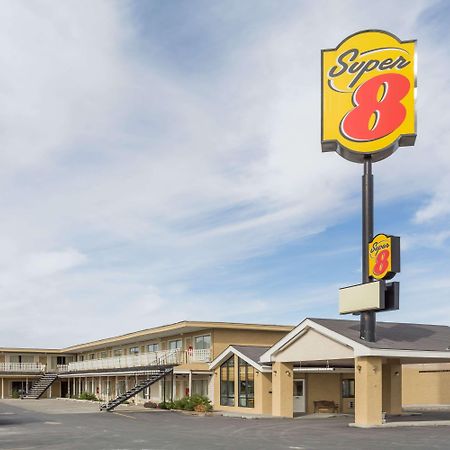 Отель Super 8 By Wyndham Уэллс Экстерьер фото